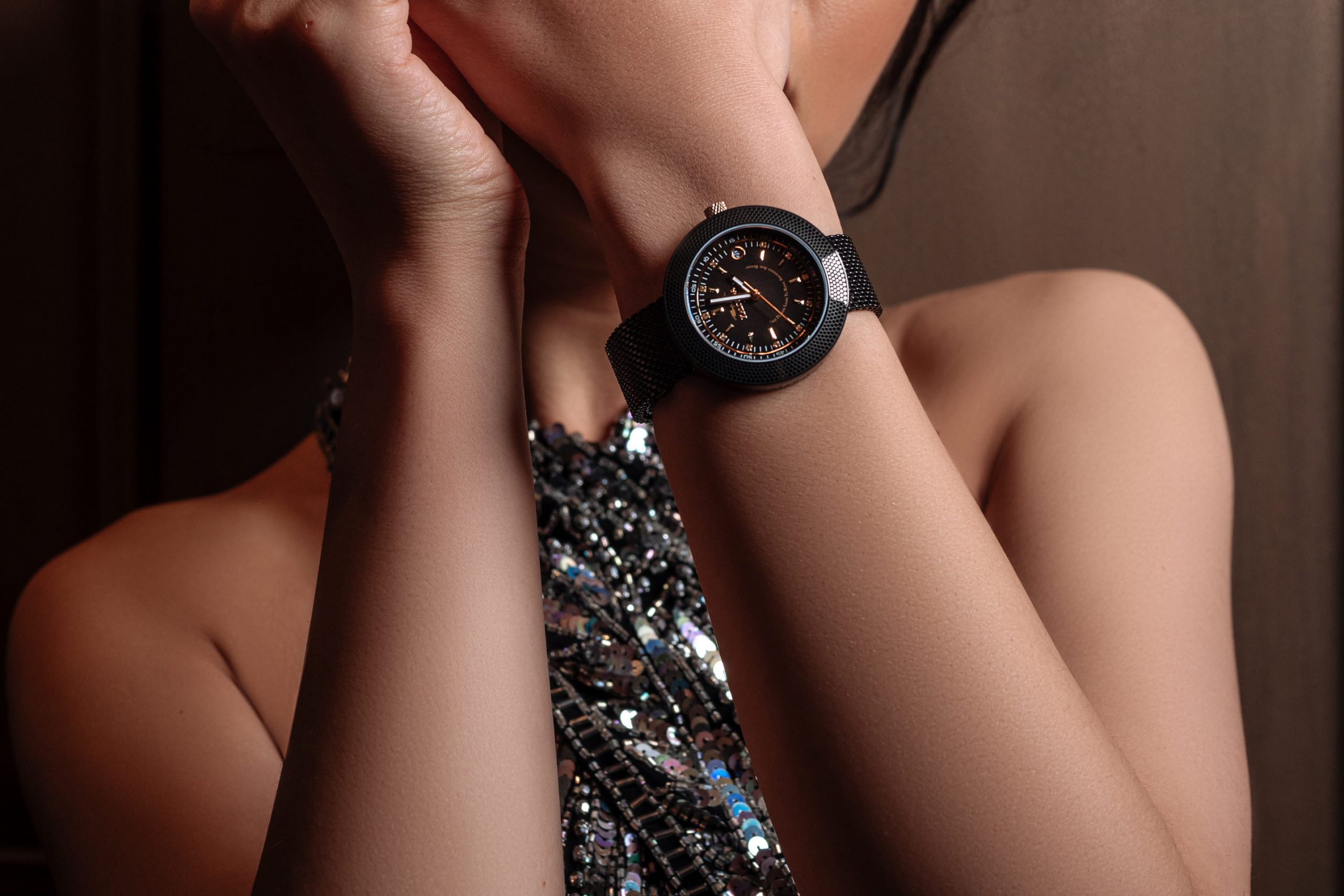 kalonda-royal-black-watch-for-her-close-up-variant-2